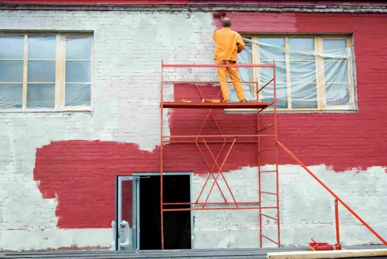 ravalement de facade en rouge